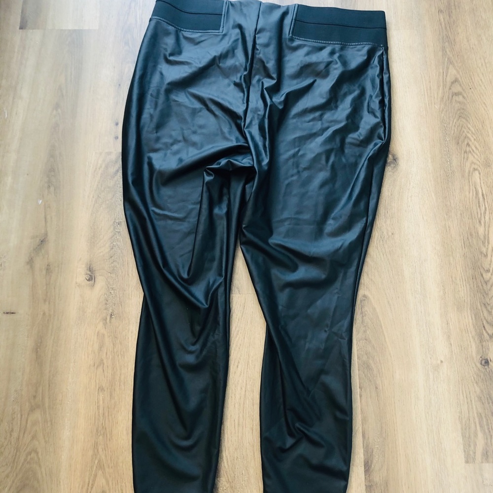 Simply Vera Wang faux leather pants - Picture 8 of 9